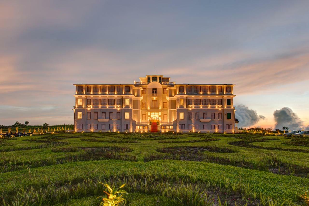 Le Bokor Palace Kampot Exterior photo